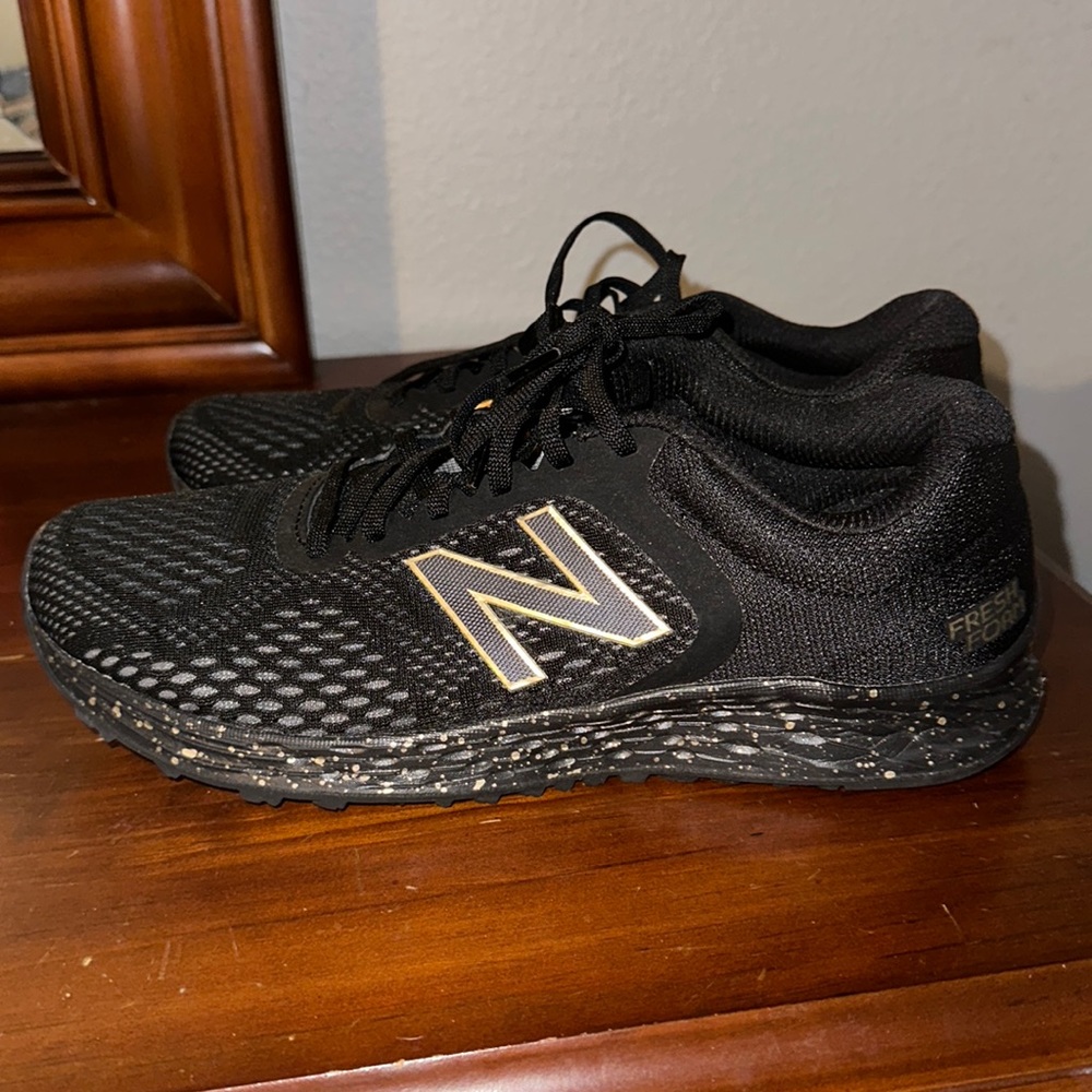 New Balance fresh foam- black/gold